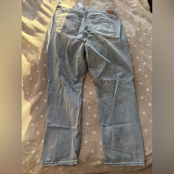 American Eagle Highest Rise Mom Jeans - Picture 3 of 7